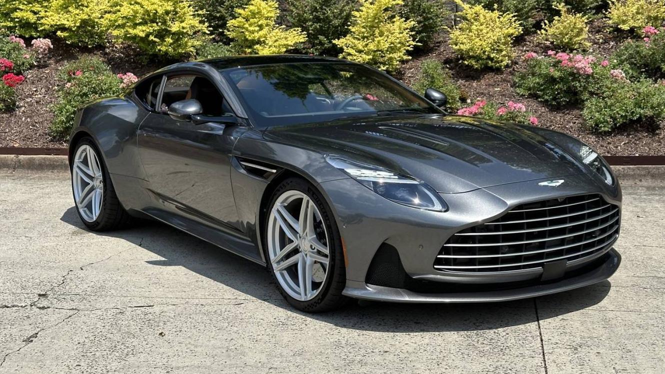 ASTON MARTIN DB12 2024 SCFRMFFW2RGL13065 image